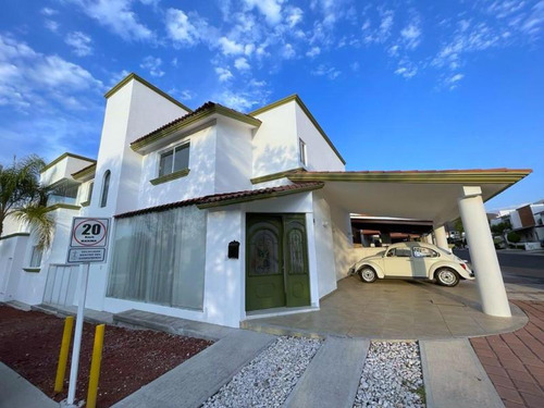 Casa En Venta En Centro Sur, Querétaro