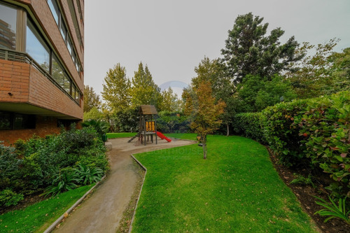 Vende Departamento, Mall Los Dominicos 4 Dormitorios, 3 Bañ