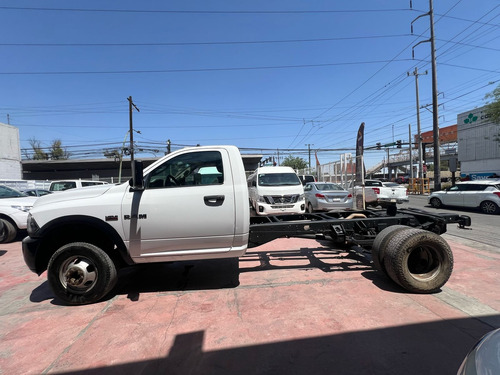 RAM 4000 5.7 Chasis Cabina Pl 4x2 Mt