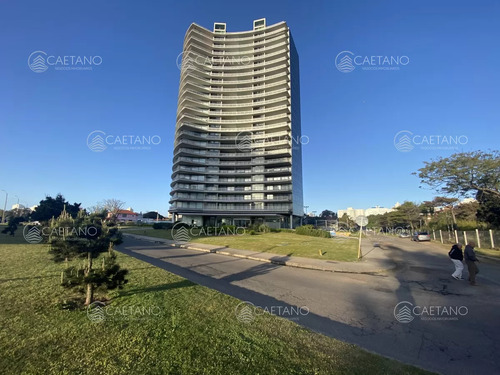 Venta Apartamento 3 Dormitorios. Playa Mansa, Punta Del Este