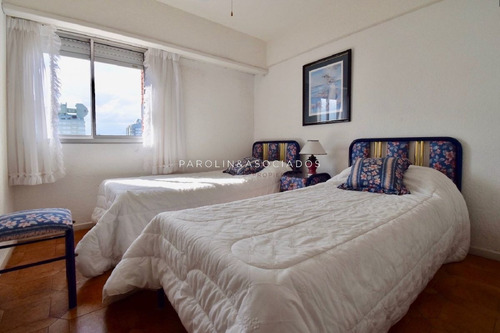Imagen 11 de 18 de Apartamento En Venta Puerto Punta Del Este