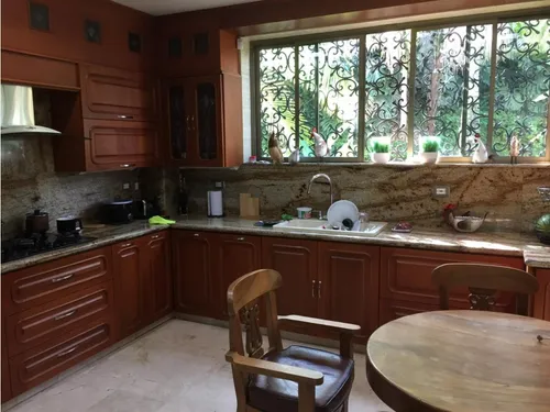 Medellin Venta De Espectacular Casa Con Diseño Y Ubicación Inmejorable