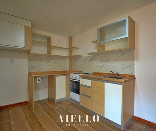 Imagen 7 de 11 de Ph 2 Amb. 1° Piso Por Escalera. Balcón. 52.5 M2. U$s 69.900