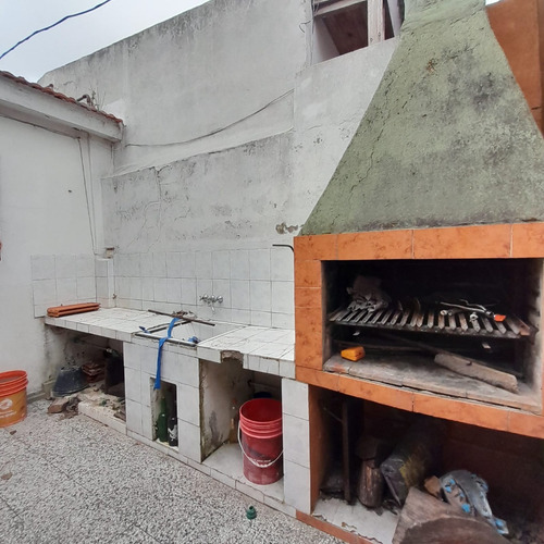 Casa 3 Amb C/ Cochera + Galpon C/ Baño F. 7709