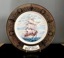 Comprar Plato Porcelana Tsuji Oro 24 Q. Fragata Sarmiento C\u002Fsoporte