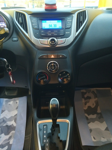 Imagem 14 de 15 de Hyundai Hb20 2015 1.6 Comfort Plus Flex 5p