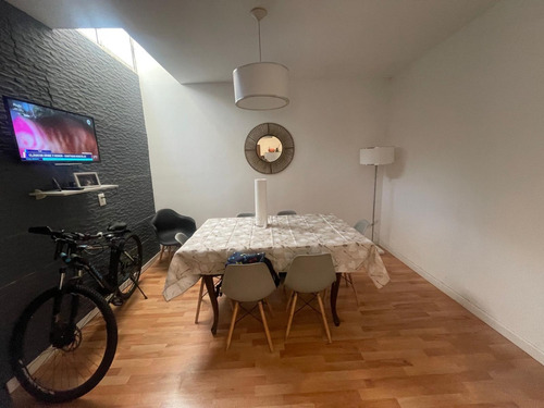 Venta Casa Padrón Único. Reciclada A Nuevo! 2/3 Dormitorios, Estufa A Leña, Gge Cerrado Y Cochera Dentro Del Jardín Con Cerramiento Perimetral. Para Entrar!!!