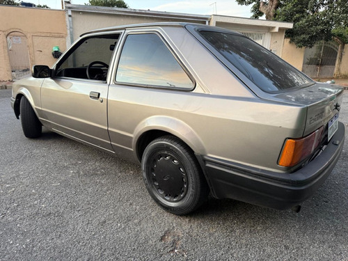 Ford Escort 1.0 Hobby 8v Gasolina 2p Manual