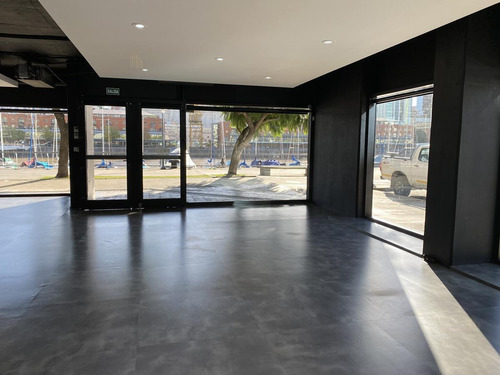 Exclusivo Local Aaa En Esquina - 400 M2 - Amplio Frente Sobre El Dique