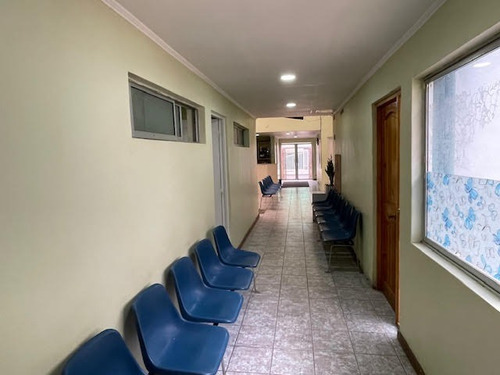 Edificio Medico-profesional 14 Boxes Frente Tottus 2 Pisos