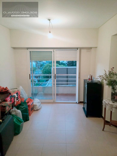 Imagen 3 de 11 de Departamento De 2 Amb Al Fte C/cochera. San Justo.