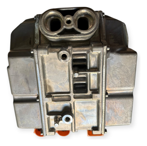 Batería Inversor De Corriente Bmw X1 X2 2022-2025 Derecho (Usado)