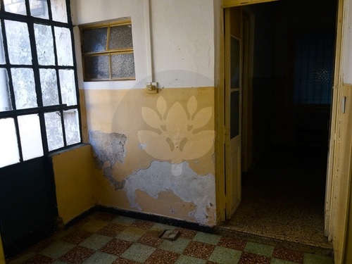 Imagen 6 de 12 de Excelente Oportunidad Venta De Tres Locales Con Casa 3 Dormitorios, Estrategica Ubicacion Frente A La Terminal De Omnibus De La Plata Ubicacion