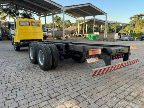 Mercedes-benz L 1218 3-eixos 2p