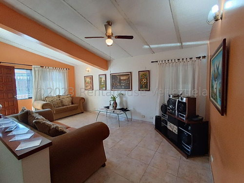 24-13391 Hermosa Casa En Venta, Urb. Los Samanes, Maracay Mord