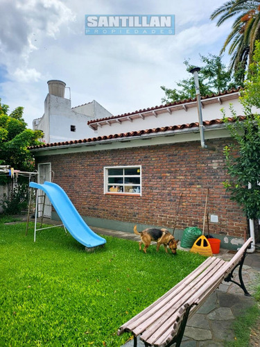Excelente Propiedad Sobre Dos Lotes En La Mejor Zona Residencial De Ramos Mejía.