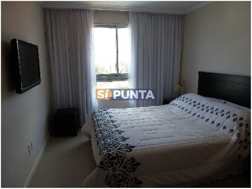 Imagen 11 de 25 de Edificio Con Servicios