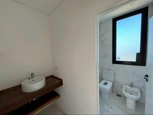 Casa En Venta El Canton A La Laguna