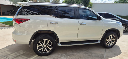 Toyota SW4 2.8 Tdi Srx 7l 4x4 Aut. 5p
