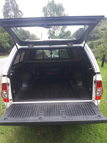 4 X 4 , Manual , 6 Cilindros En V , Usa Gasolina