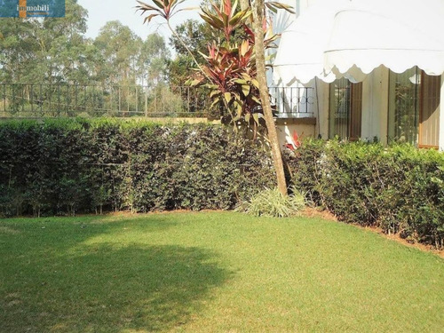 Condomínio - 1500m² Terreno - 640m² Construídos - Gv20434