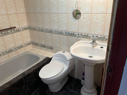 Se Vende Casa En Peñalolén 3d1b +1d1b Y 2 Estacionamiento