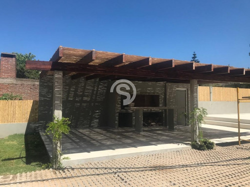 Apartamento En Construcción En La Mansa 2 Dormitorios Con Parrillero- Ref: 3806