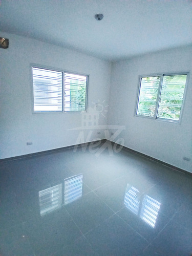 Apartamento En 2do Nivel, Prolongación Buena Vista Con Las Amenidades Necesarias Para Su Comodidad, Santiago (jpa-258)
