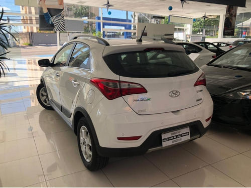 Imagem 5 de 9 de Hyundai Hb20x 1.6 16v Premium Flex 4p Automatico