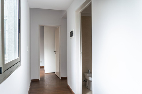 Venta Depto. 2 Amb Colegiales C/balcon, Escritorio
