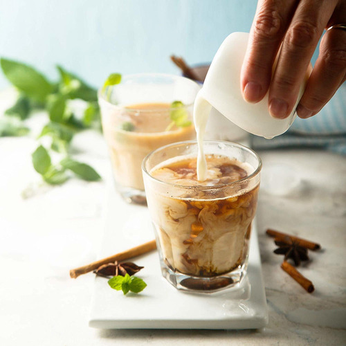 El Primer Sorbo De Té Orgánico De Rooibos Chai Té De Las Hoj