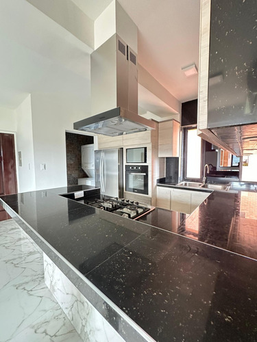 Xv, En Alquiler Cómodo Apartamento Ubicado En La Castellana. Residencias Paramillo Suites