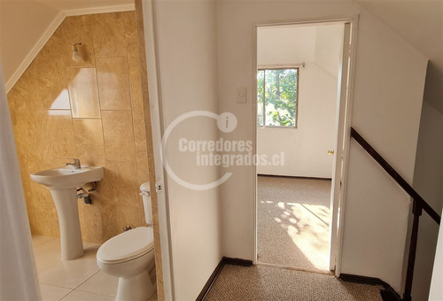 Luminosa Casa De 3 Dormitorios Y 2 Baños , Rebajada!!!