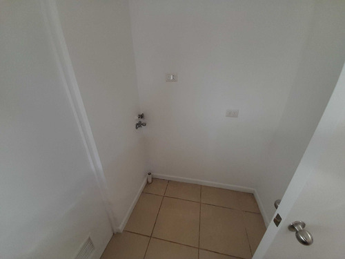 Impecable, 2 Pisos, 3 Dormitorios, 2 Baños (90267)