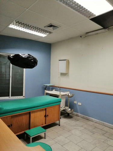 Imagen 12 de 13 de Oficina En Av. 181 Valencia (foof-031) Vende Lino M. Juvinao
