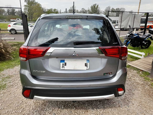 Imagen 5 de 15 de Mitsubishi Outlander 2.4 Gls 4wd L16 2016