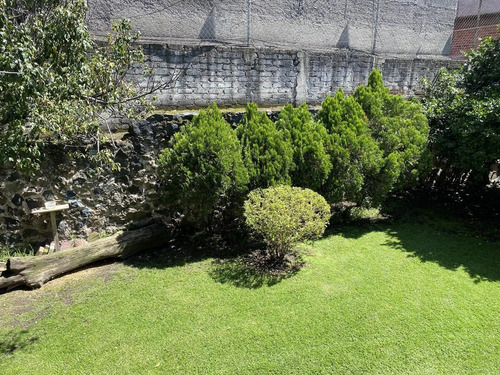 Casa En Venta En Tlalpan, Amplia,iluminada Y Con Jardín
