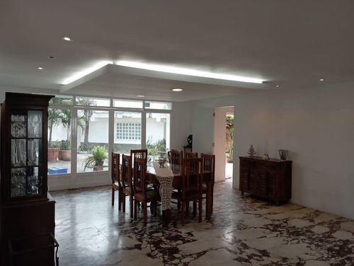 Venta Quinta En La Urb. Bosque De La Lagunita. El Hatillo. Milthonhouse53