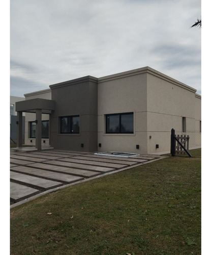 Santa Rita, Barrio Privado, Casa 4 Ambientes