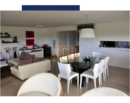 Apartamento En Brava, 3 Dormitorios -ref:9953
