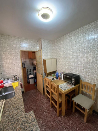 Imagen 4 de 14 de Venta - Depto 3amb Al Frente C/balcón Y Patio - Saavedra