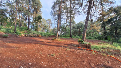 En Venta, Terreno Semiplano De 1,400 Metros Cuadrados