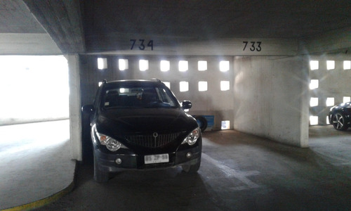 Edificio De Estacionamientos Impala Merced Con Miraflores