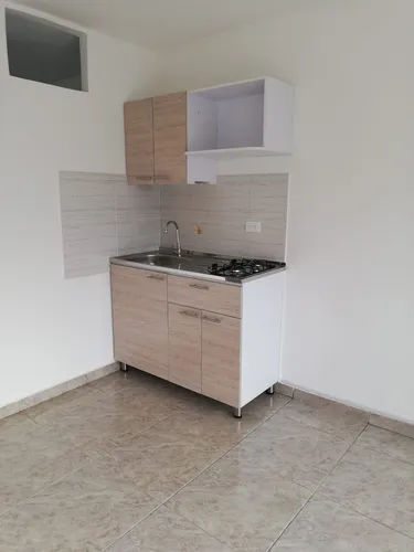 Edificio De 3 Pisos Barrio Colon