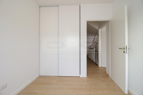 Imagen 19 de 30 de Triplex 5 Ambientes Con Jardin A Estrenar En Florida