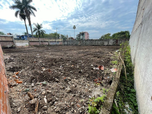 Totalmente Limpio, Listo Para Construir Sobre Av. Cuahtemoc