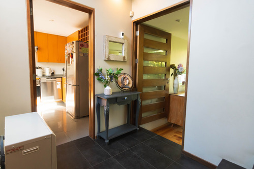 Luminosa Casa En Seguro Condominio, No Perimetral