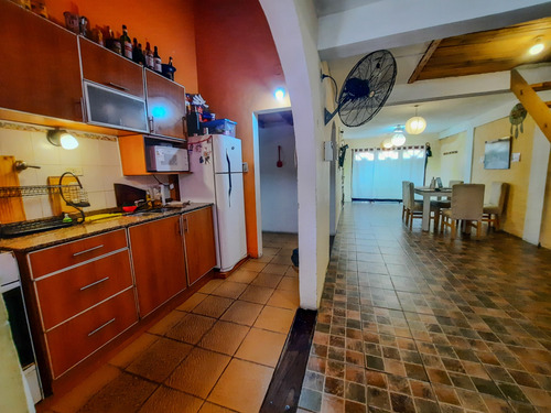 Casa En Ezpeleta En Venta 3 Dormitorios