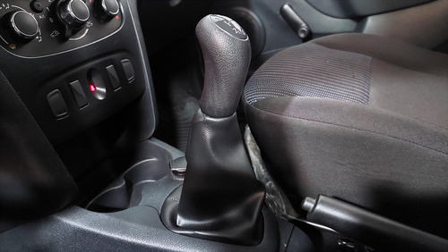 Imagen 13 de 21 de Renault Logan 1.6 Authentique 85cv