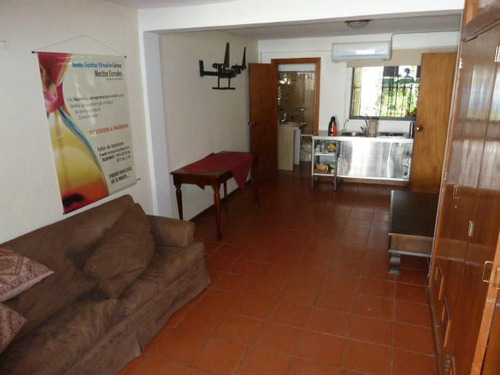 Amplia Casa En Venta Ubicada En Urbanización El Placer Caracas Aym 24-17146